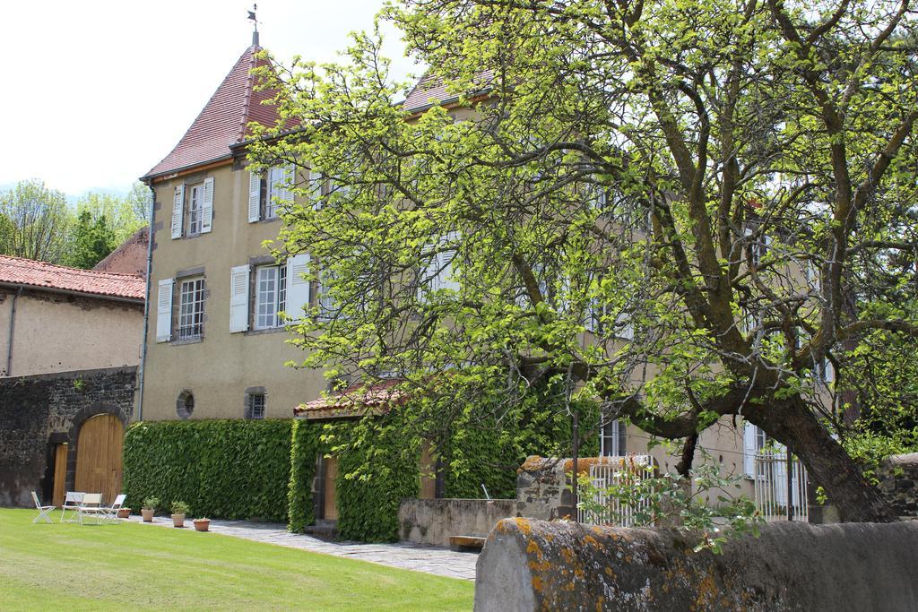 Chateau De Bourrassol Bed & Breakfast Menetrol Exterior photo
