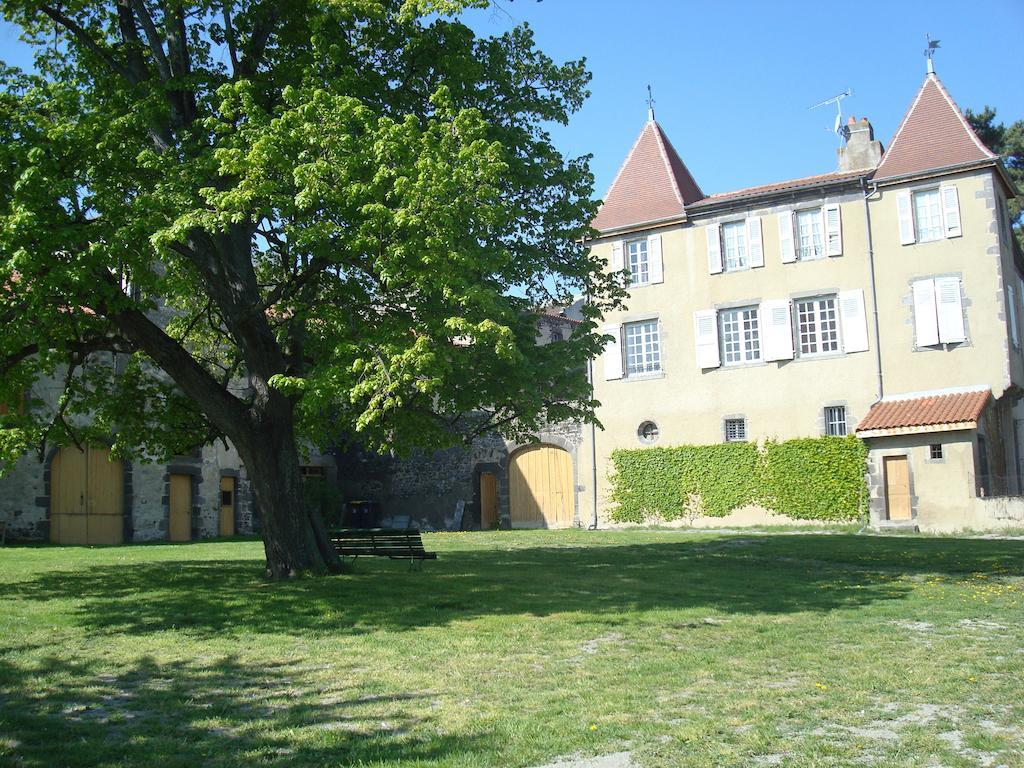 Chateau De Bourrassol Bed & Breakfast Menetrol Room photo